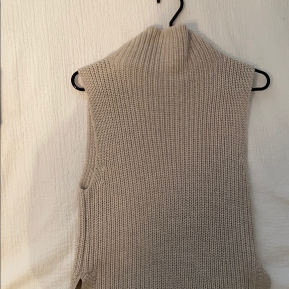 SOLD!!! ARITZIA KNIT TANK - Picture 1 of 3